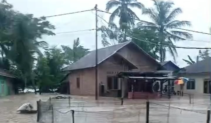 Hampir Seluruh Kecamatan Lumpuh Dihantam Bencana, Bupati JKA Putuskan Status Darurat Bencana di Padang Pariaman