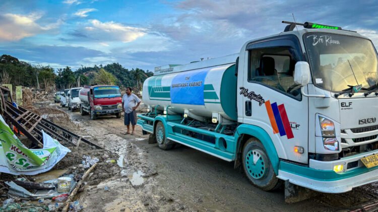Pulihkan Kebutuhan Dasar, Setkab Kirim 50 Truk Tangki Air Bersih ke Aceh Tamiang