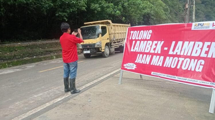 Setelah Putus Dihantam Banjir Bandang, Jalur Lembah Anai Dibuka Terbatas Mulai Besok