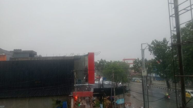 BMKG Keluarkan Peringatan Dini Cuaca Ekstrem di Sumatera Barat Siang Ini