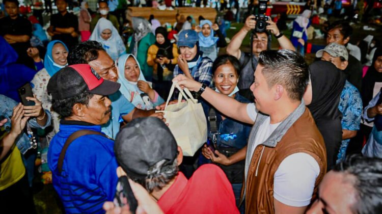 Prabowo Instruksikan Gelar Bazar Rakyat di Monas, 100 Ribu Kupon Ludes Diserbu Warga