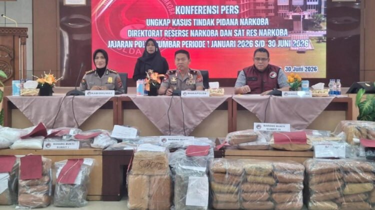 Kompresi pers di Mapolda Sumbar, Selasa (30/6).
Foto: Istimewa
