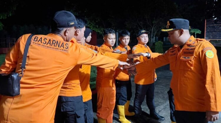 Tim SAR Evakuasi Petani Sawit di Pasaman Barat Yang Ditemukan Meninggal di Kebun