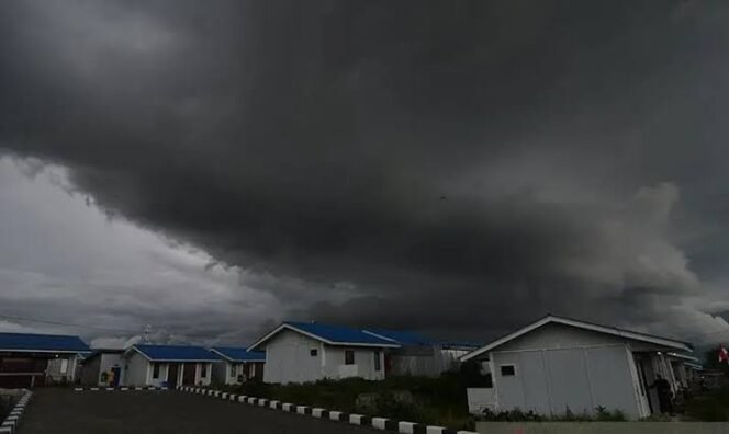 
Hari Ini 18 Juli 2026, Pasaman dan Pesisir Selatan Waspada Hujan Disertai Petir