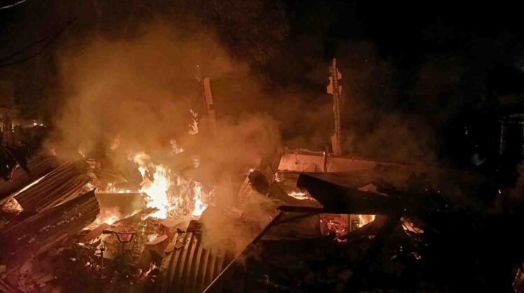 Rumah Semi Permanen di Bukit Gado-Gado Ludes Terbakar, Kerugian Capai Ratusan Juta Rupiah