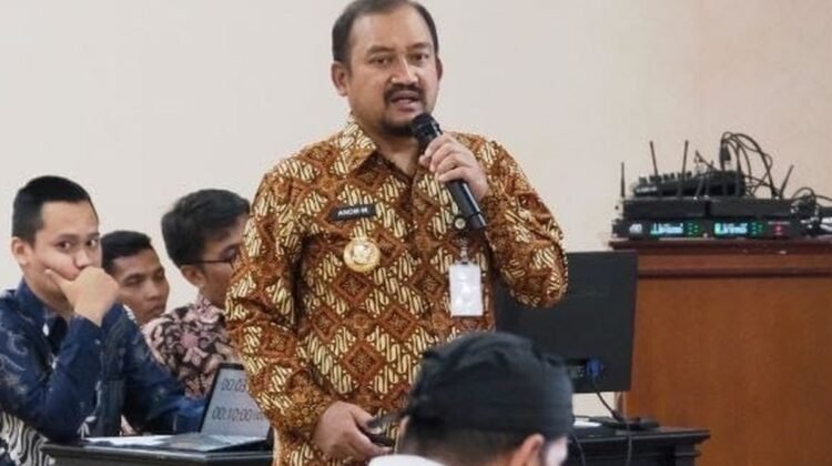 KPK OTT Bupati Pemalang, Anom Widyantoro