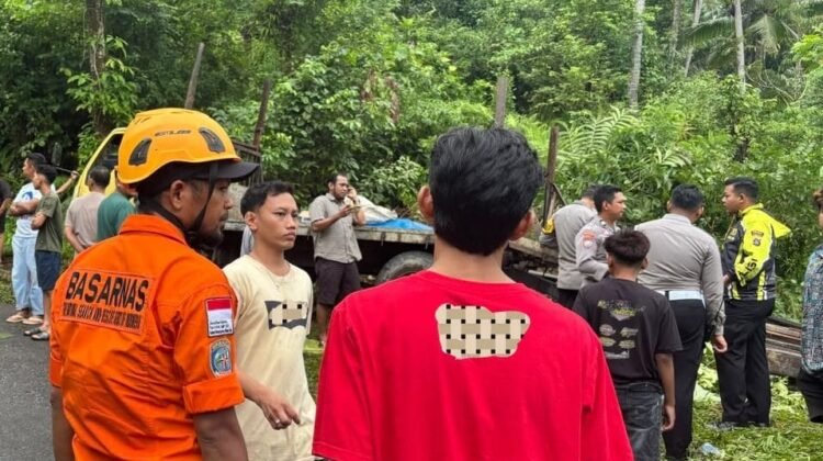 Tragis!! Kernet Truk Tewas Tergencet Saat Ingin Mengganjal Ban di Padang Pariaman