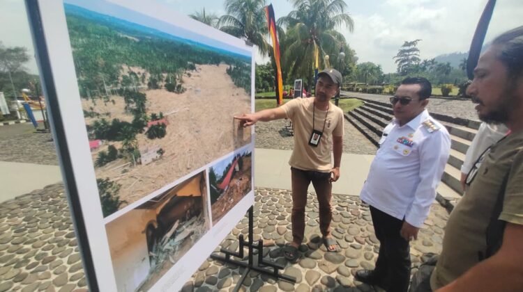 Pameran Foto Bencana Hidrometeorologi di Istano Basa Pagaruyung, PFI : Pengingat Mitigasi Bencana