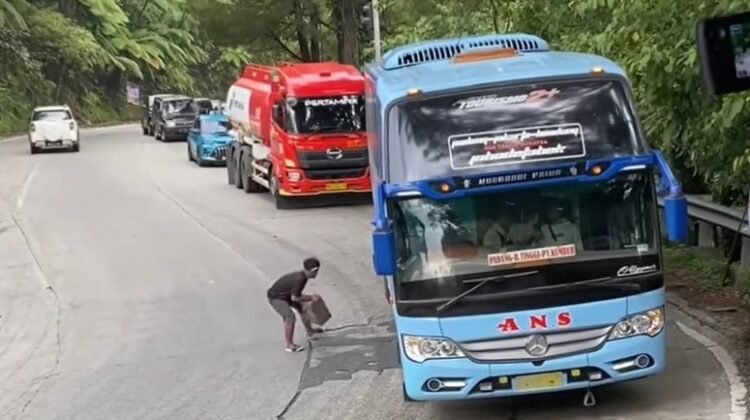 PKJR Sitinjau Lauik, Nafas Surga di Jalanan Nan Kerap Mengintai Nyawa (1)