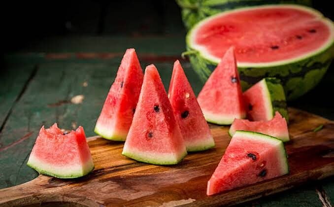 5 Manfaat Semangka untuk Kesehatan, Buah Segar yang Kaya Air dan Nutrisi