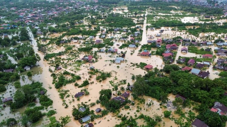 Banjir Terus Berulang, WALHI Sumbar : Pemerintah Sudah Tak Bisa Diharapkan Lagi