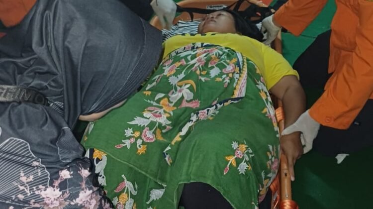 Hendak ke Padang, Wanita Asal Mentawai Melahirkan Diatas Kapal Ambu-Ambu