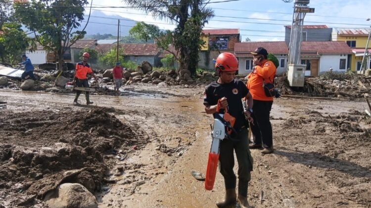 BPBD Padang Kirim Personel dan Relawan Bantu Penanganan Banjir Bandang Solok