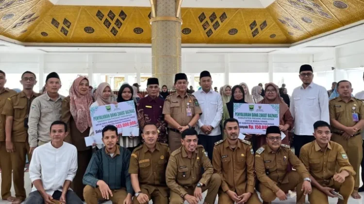 BAZNAS Padang Pariaman Salurkan Rp295 Juta untuk 145 Mahasiswa dan 150 Pelaku UMKM