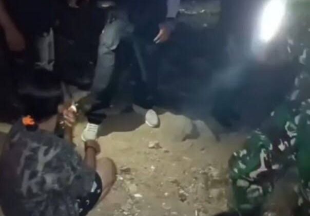 Dua Wanita Hamil Tinggal di Kolong Jembatan By Pass Kuranji Diamankan Satpol PP Padang, Ngaku Anak Punk